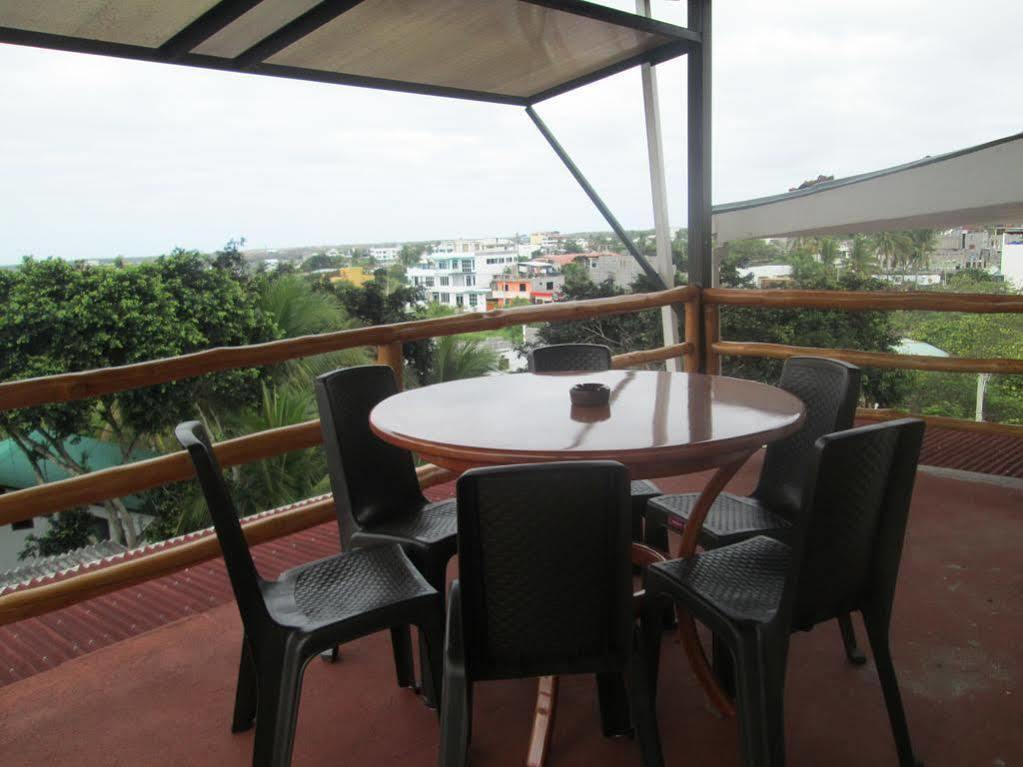 Hotel Dejavu Puerto Ayora  Exterior foto